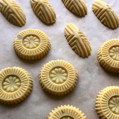 معمول (بسكويت محشو بالتمر)